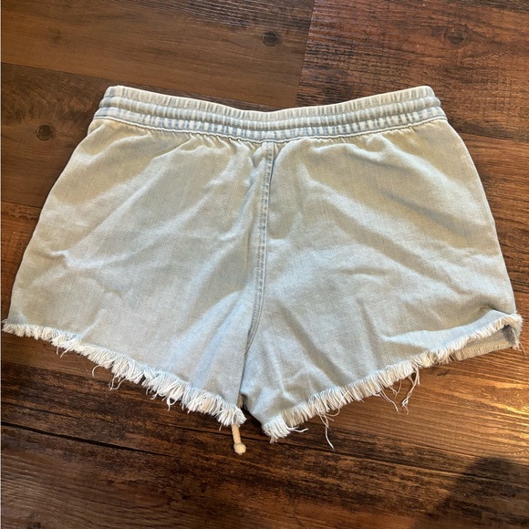 Aerie soft denim colored shorts - Picture 4 of 4